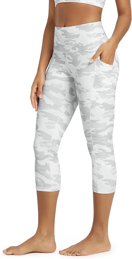 ODODOS Women's High Waisted Yoga Capris with Pockets, Tummy Control Non See Through Workout Athletic Running Capri Leggings