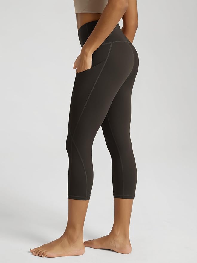 ODODOS Women's High Waisted Yoga Capris with Pockets, Tummy Control Non See Through Workout Athletic Running Capri Leggings