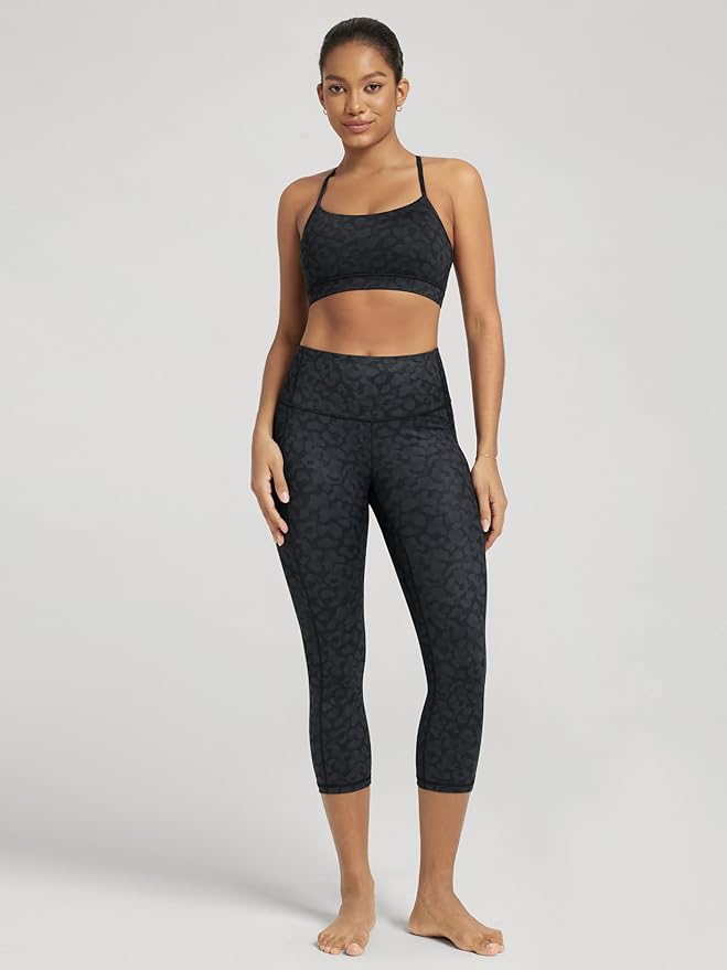 ODODOS Women's High Waisted Yoga Capris with Pockets, Tummy Control Non See Through Workout Athletic Running Capri Leggings
