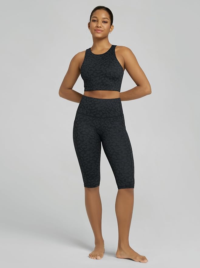 ODODOS Women's High Waisted Yoga Capris with Pockets, Tummy Control Non See Through Workout Athletic Running Capri Leggings