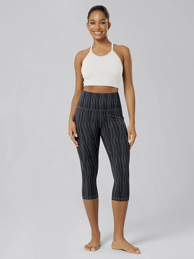 ODODOS Women's High Waisted Yoga Capris with Pockets, Tummy Control Non See Through Workout Athletic Running Capri Leggings
