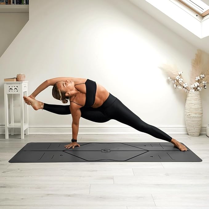 Liforme Original Yoga Mat – Free Yoga Bag Included - Patented Alignment System, Warrior-like Grip, Non-slip, Eco-friendly, sweat-resistant, long, wide, 4.2mm thick mat for comfort