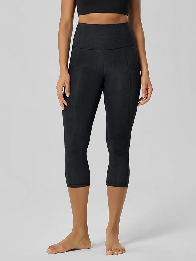 ODODOS Women's High Waisted Yoga Capris with Pockets, Tummy Control Non See Through Workout Athletic Running Capri Leggings