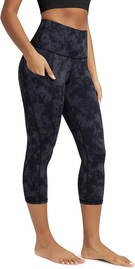 ODODOS Women's High Waisted Yoga Capris with Pockets, Tummy Control Non See Through Workout Athletic Running Capri Leggings