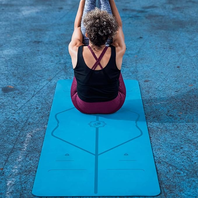 Liforme Original Yoga Mat – Free Yoga Bag Included - Patented Alignment System, Warrior-like Grip, Non-slip, Eco-friendly, sweat-resistant, long, wide, 4.2mm thick mat for comfort