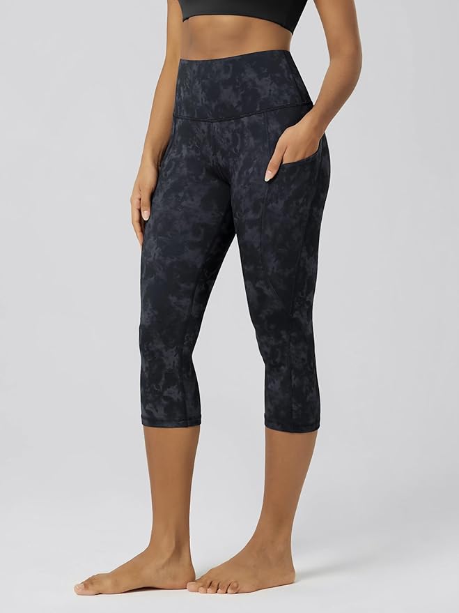 ODODOS Women's High Waisted Yoga Capris with Pockets, Tummy Control Non See Through Workout Athletic Running Capri Leggings
