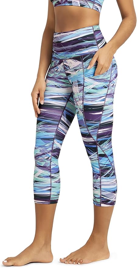 ODODOS Women's High Waisted Yoga Capris with Pockets, Tummy Control Non See Through Workout Athletic Running Capri Leggings