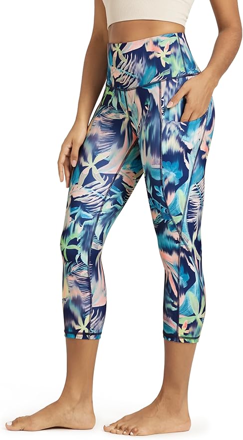 ODODOS Women's High Waisted Yoga Capris with Pockets, Tummy Control Non See Through Workout Athletic Running Capri Leggings