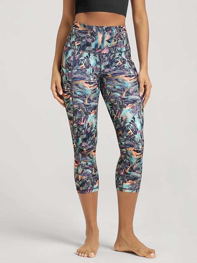 ODODOS Women's High Waisted Yoga Capris with Pockets, Tummy Control Non See Through Workout Athletic Running Capri Leggings