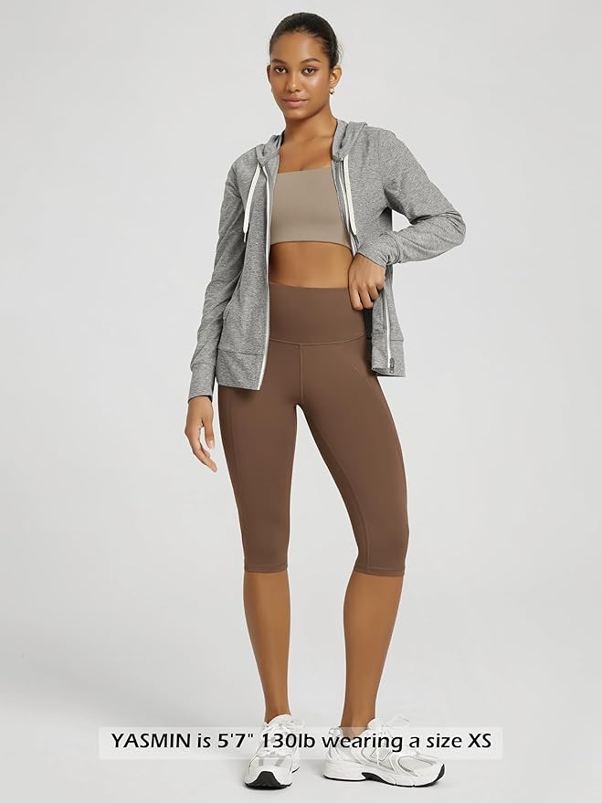 ODODOS Women's High Waisted Yoga Capris with Pockets, Tummy Control Non See Through Workout Athletic Running Capri Leggings