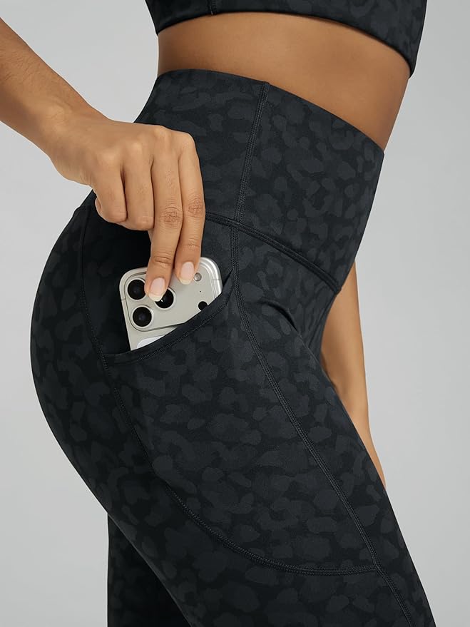 ODODOS Women's High Waisted Yoga Capris with Pockets, Tummy Control Non See Through Workout Athletic Running Capri Leggings