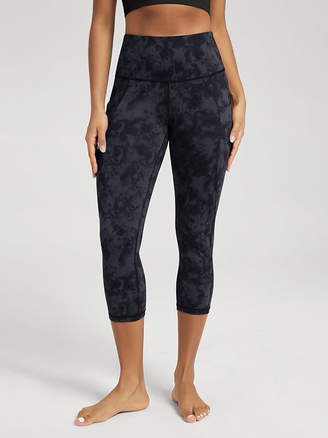 ODODOS Women's High Waisted Yoga Capris with Pockets, Tummy Control Non See Through Workout Athletic Running Capri Leggings
