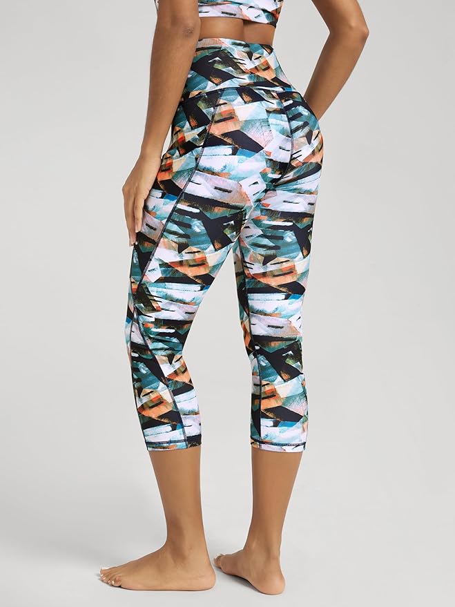 ODODOS Women's High Waisted Yoga Capris with Pockets, Tummy Control Non See Through Workout Athletic Running Capri Leggings