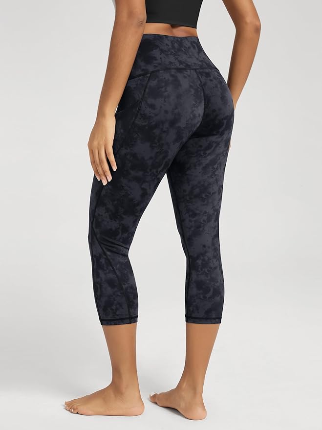 ODODOS Women's High Waisted Yoga Capris with Pockets, Tummy Control Non See Through Workout Athletic Running Capri Leggings