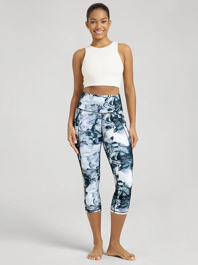 ODODOS Women's High Waisted Yoga Capris with Pockets, Tummy Control Non See Through Workout Athletic Running Capri Leggings
