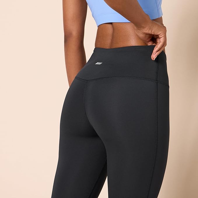 Amazon Essentials Women's Exercise Workout Leggings, Active Sculpt, Mid-Rise Capri with Pockets