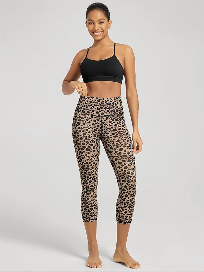 ODODOS Women's High Waisted Yoga Capris with Pockets, Tummy Control Non See Through Workout Athletic Running Capri Leggings