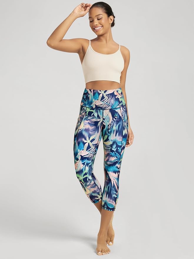 ODODOS Women's High Waisted Yoga Capris with Pockets, Tummy Control Non See Through Workout Athletic Running Capri Leggings