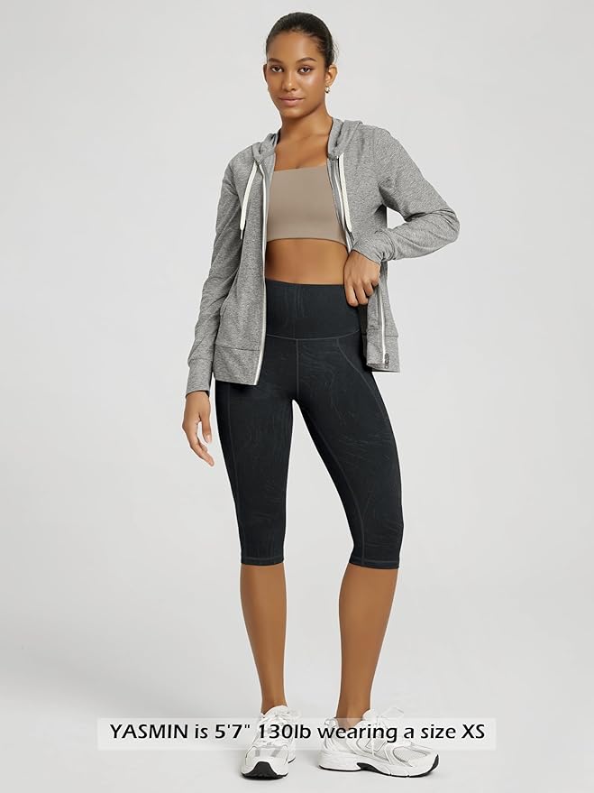 ODODOS Women's High Waisted Yoga Capris with Pockets, Tummy Control Non See Through Workout Athletic Running Capri Leggings