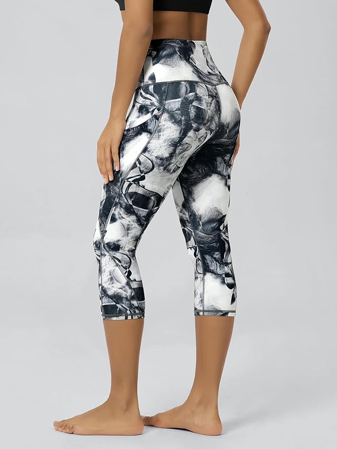 ODODOS Women's High Waisted Yoga Capris with Pockets, Tummy Control Non See Through Workout Athletic Running Capri Leggings