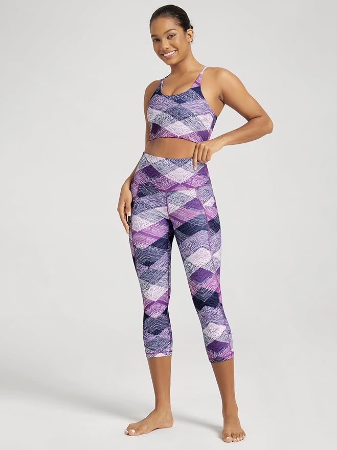 ODODOS Women's High Waisted Yoga Capris with Pockets, Tummy Control Non See Through Workout Athletic Running Capri Leggings