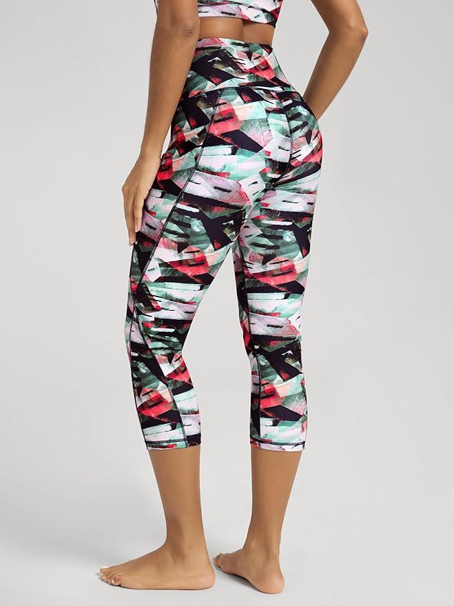 ODODOS Women's High Waisted Yoga Capris with Pockets, Tummy Control Non See Through Workout Athletic Running Capri Leggings