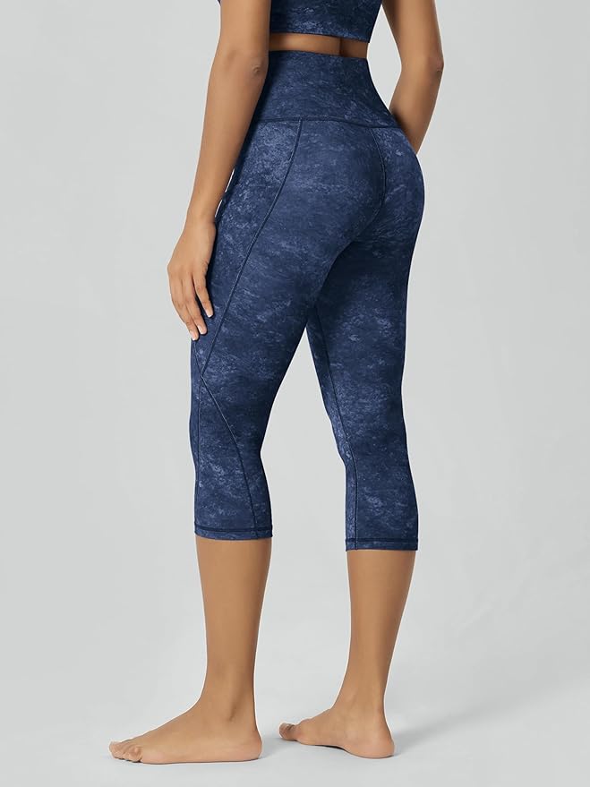 ODODOS Women's High Waisted Yoga Capris with Pockets, Tummy Control Non See Through Workout Athletic Running Capri Leggings