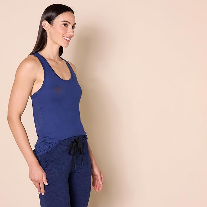 Amazon Essentials Women's Active Quick Dry Tech Stretch Racerback Scoop Neck Tank Top, Multipacks