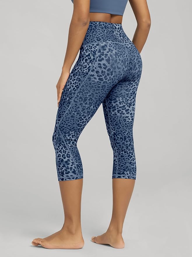 ODODOS Women's High Waisted Yoga Capris with Pockets, Tummy Control Non See Through Workout Athletic Running Capri Leggings