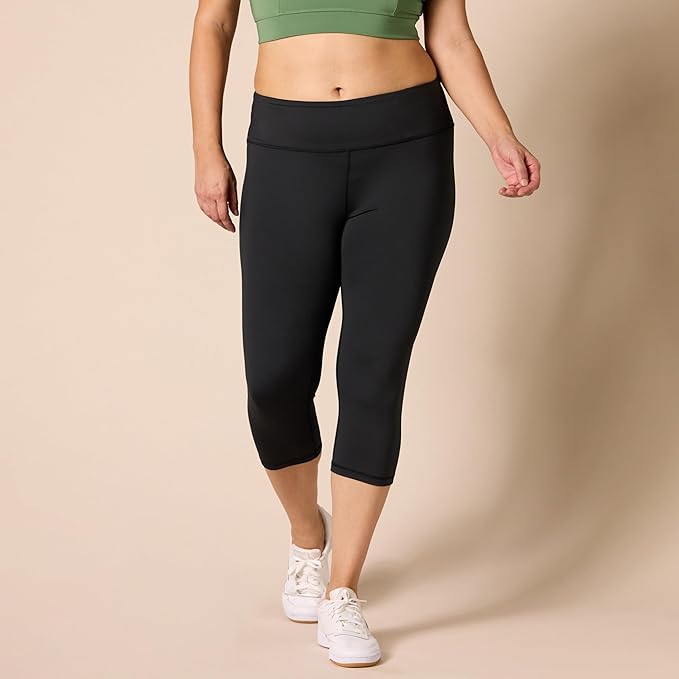 Amazon Essentials Women's Exercise Workout Leggings, Active Sculpt, Mid-Rise Capri with Pockets