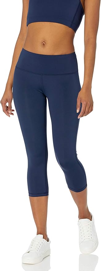 Amazon Essentials Women's Exercise Workout Leggings, Active Sculpt, Mid-Rise Capri with Pockets