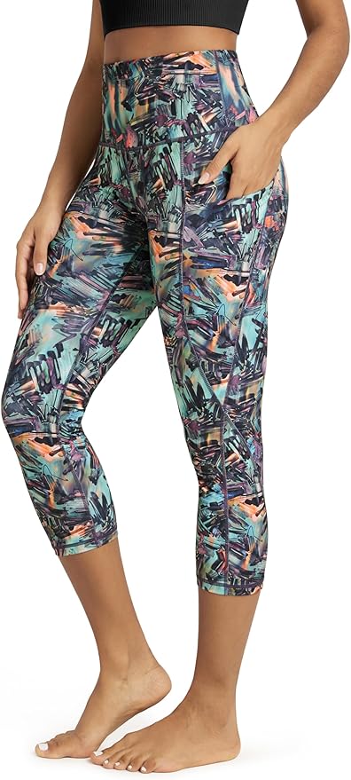ODODOS Women's High Waisted Yoga Capris with Pockets, Tummy Control Non See Through Workout Athletic Running Capri Leggings