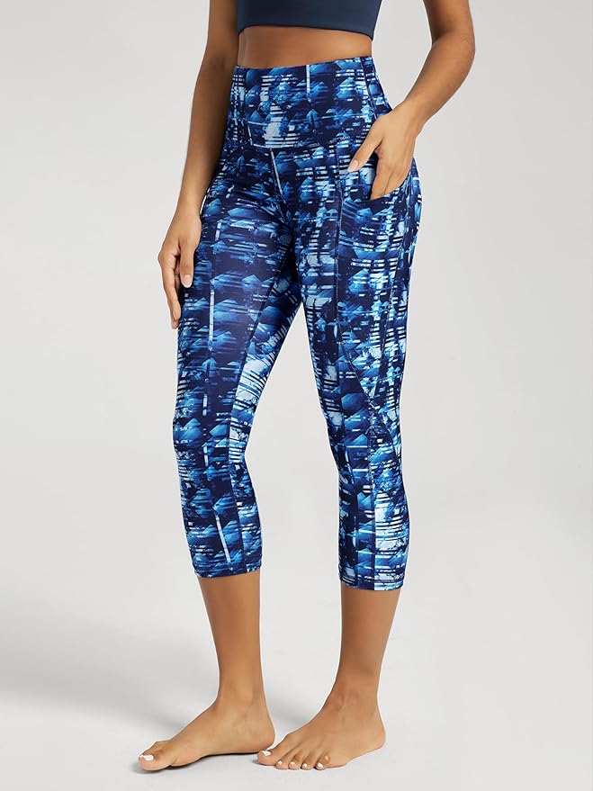 ODODOS Women's High Waisted Yoga Capris with Pockets, Tummy Control Non See Through Workout Athletic Running Capri Leggings
