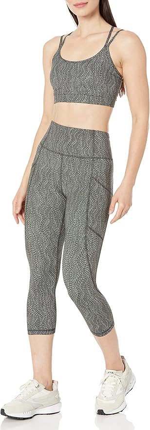 Amazon Essentials Women's High Waisted Active Sculpt Workout Athleisure Capri Leggings with Pockets