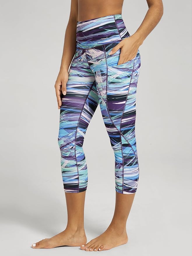 ODODOS Women's High Waisted Yoga Capris with Pockets, Tummy Control Non See Through Workout Athletic Running Capri Leggings